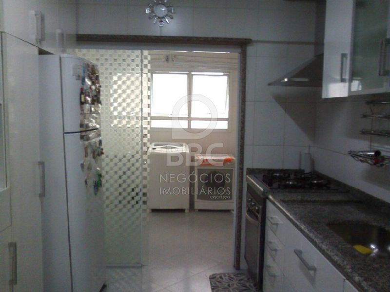 Apartamento à venda com 3 quartos, 137m² - Foto 13