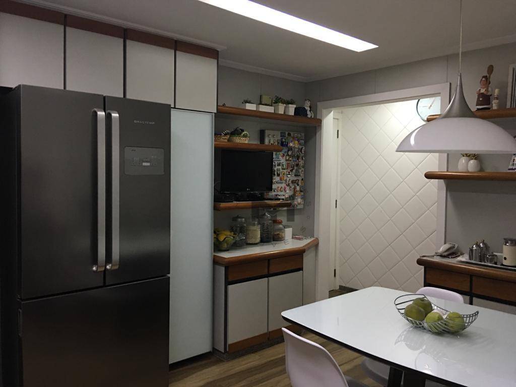 Apartamento à venda com 4 quartos, 200m² - Foto 20