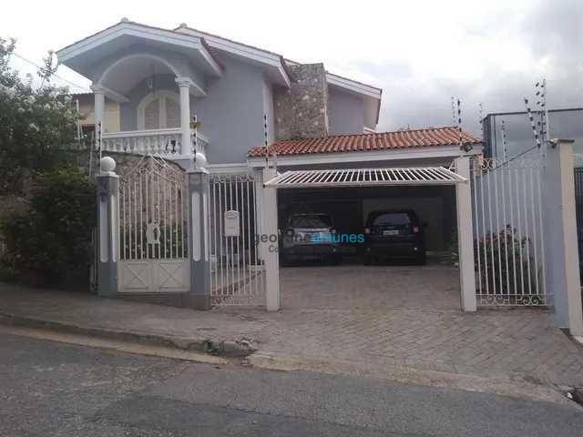 Sobrado à venda com 4 quartos, 340m² - Foto 1