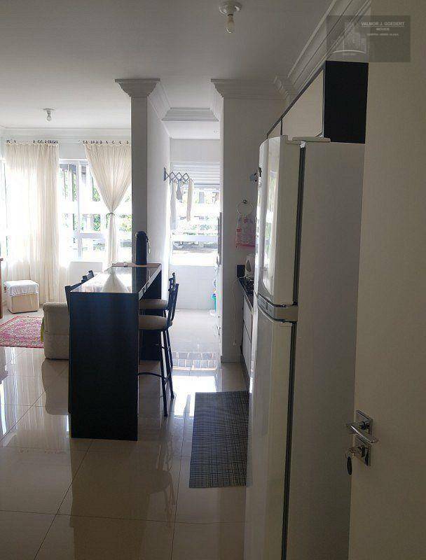 Apartamento à venda com 2 quartos, 64m² - Foto 3