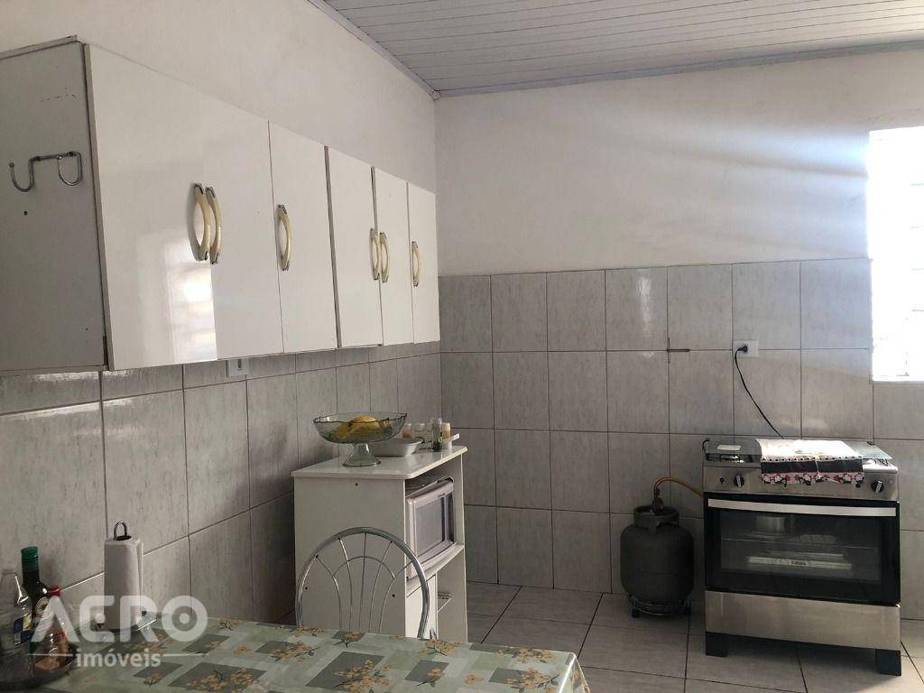 Casa à venda com 3 quartos, 160m² - Foto 3