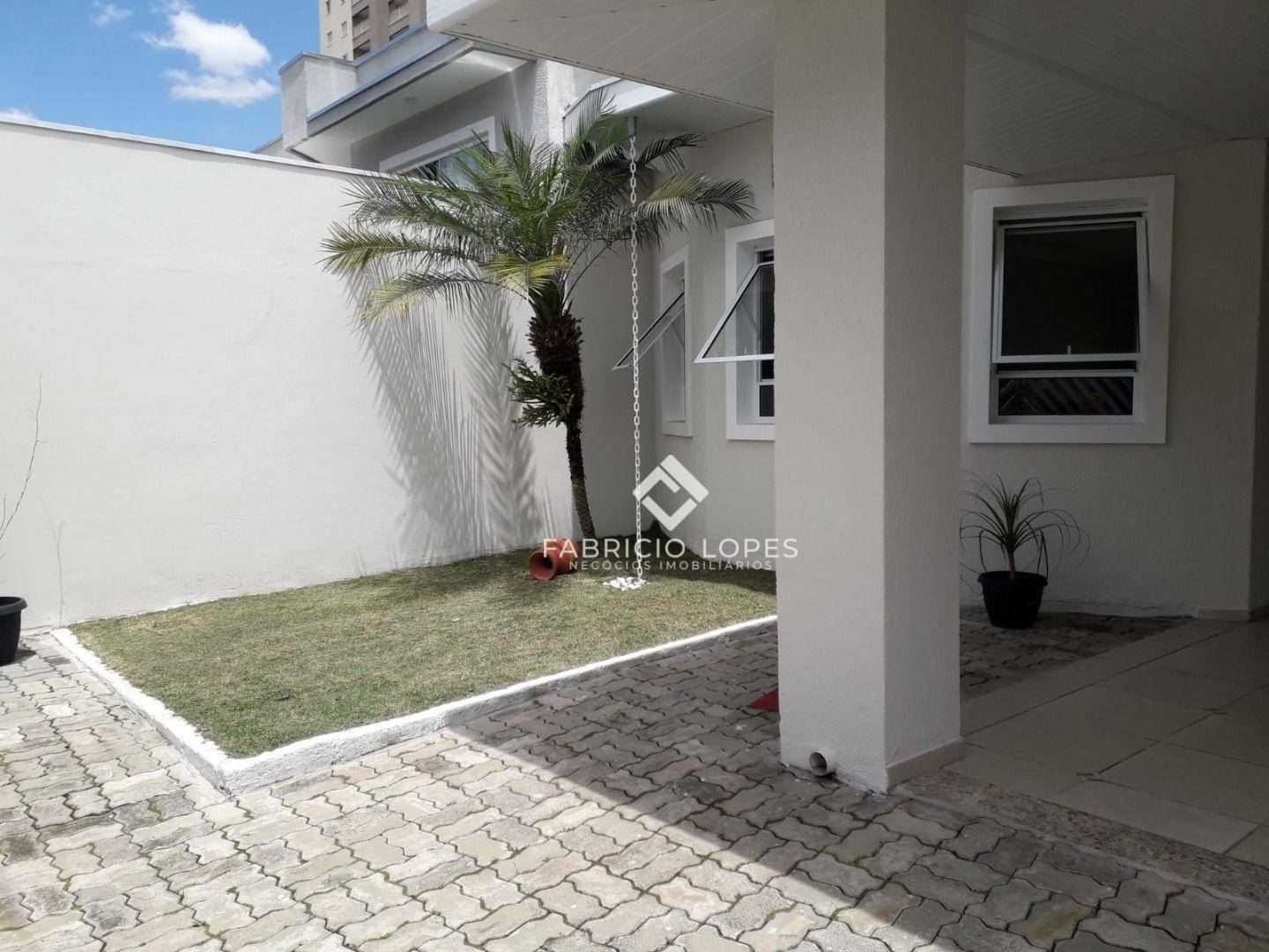 Casa à venda com 3 quartos, 222m² - Foto 4