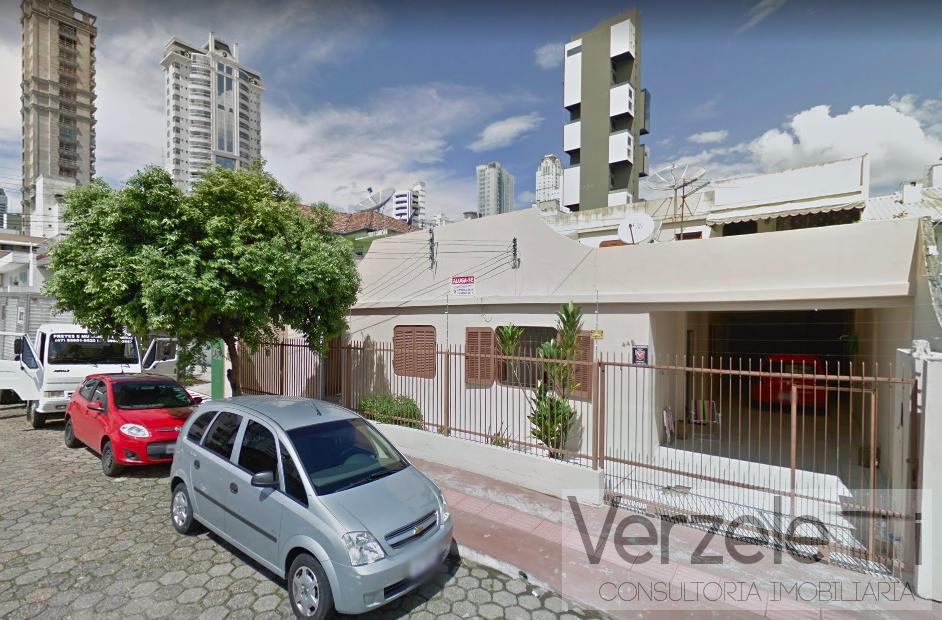 Terreno à venda com 8 quartos, 290m² - Foto 1