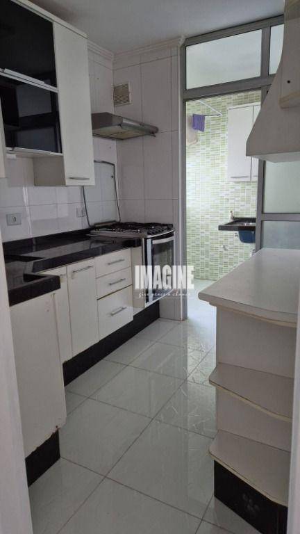 Apartamento à venda com 2 quartos, 60m² - Foto 15