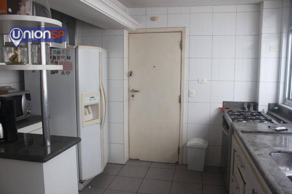 Apartamento à venda com 3 quartos, 198m² - Foto 27