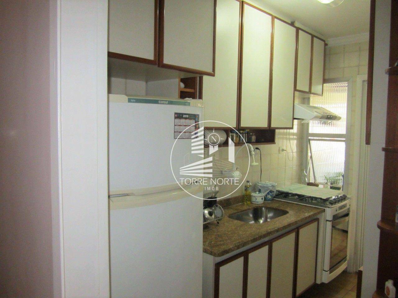 Apartamento à venda com 2 quartos, 70m² - Foto 15