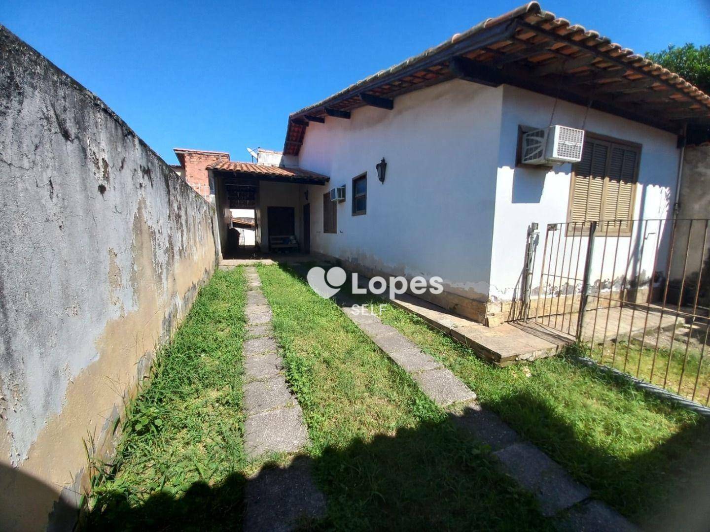 Casa à venda com 2 quartos, 102m² - Foto 1