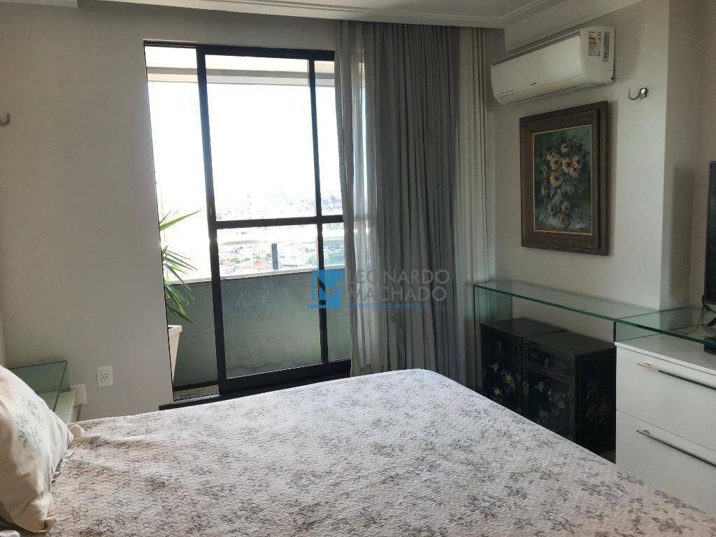 Apartamento à venda com 3 quartos, 221m² - Foto 12