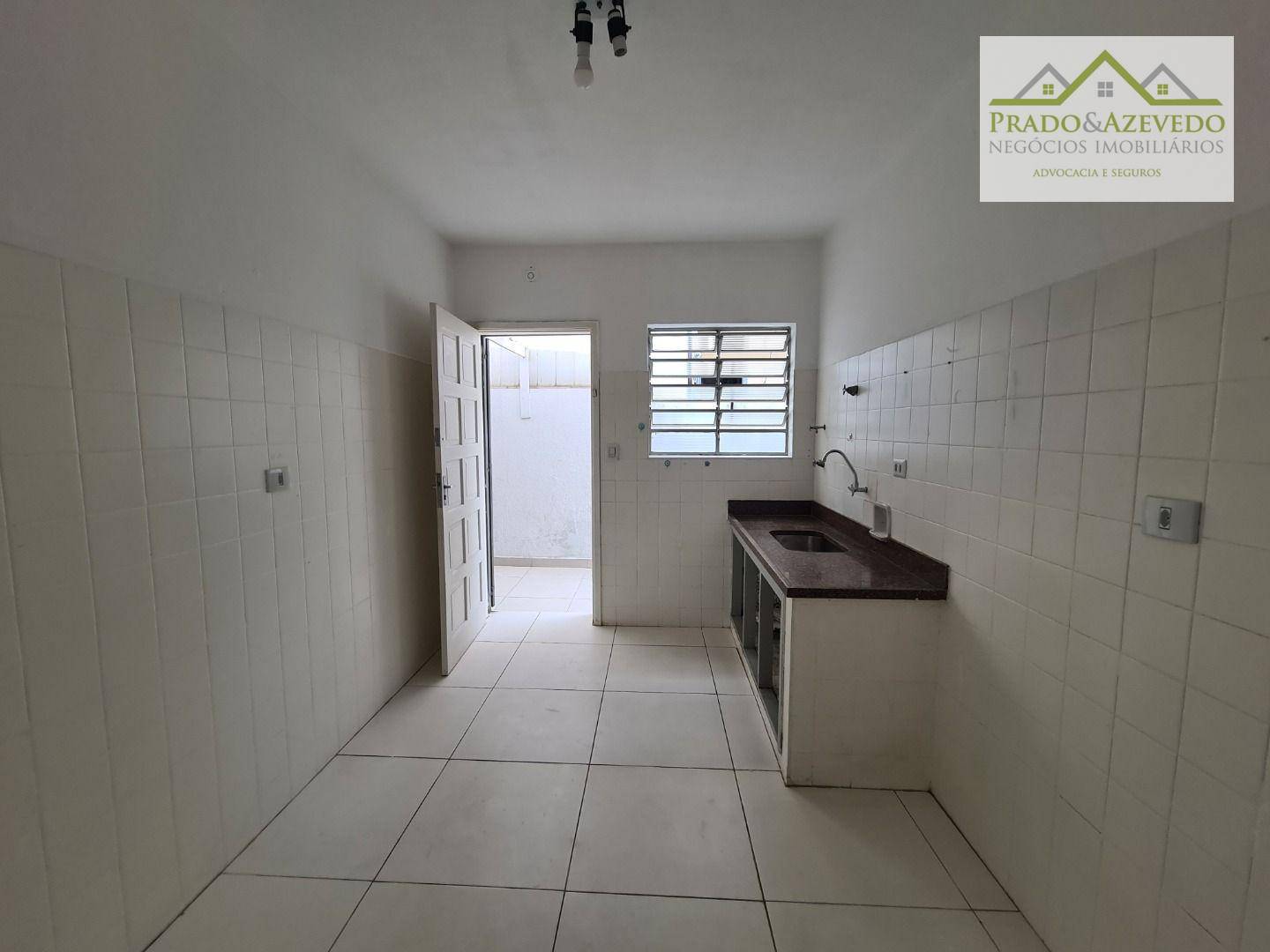 Casa para alugar com 1 quarto, 50m² - Foto 1