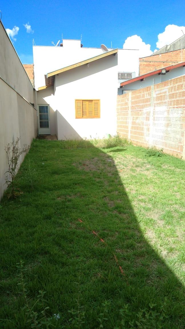 Casa à venda com 1 quarto, 42m² - Foto 2