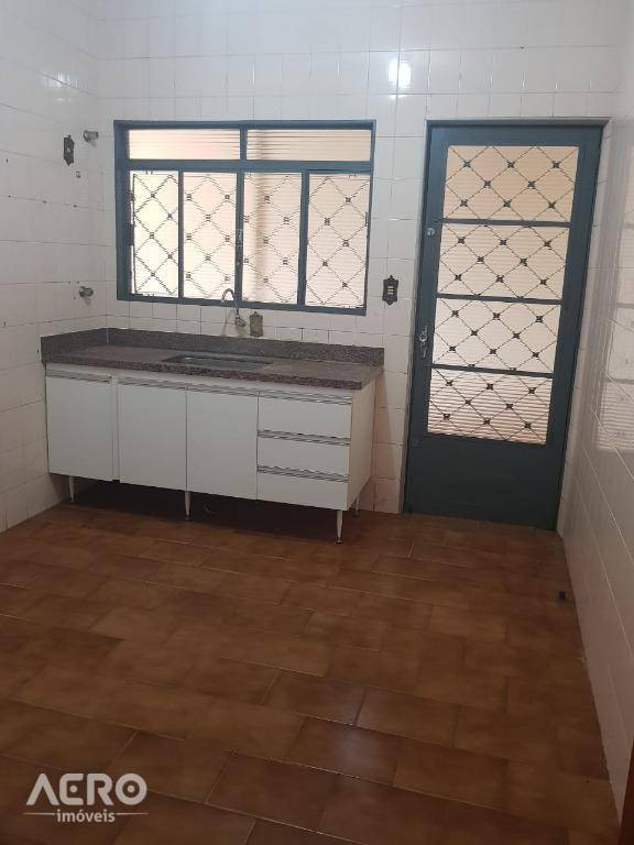 Casa à venda com 3 quartos, 182m² - Foto 17