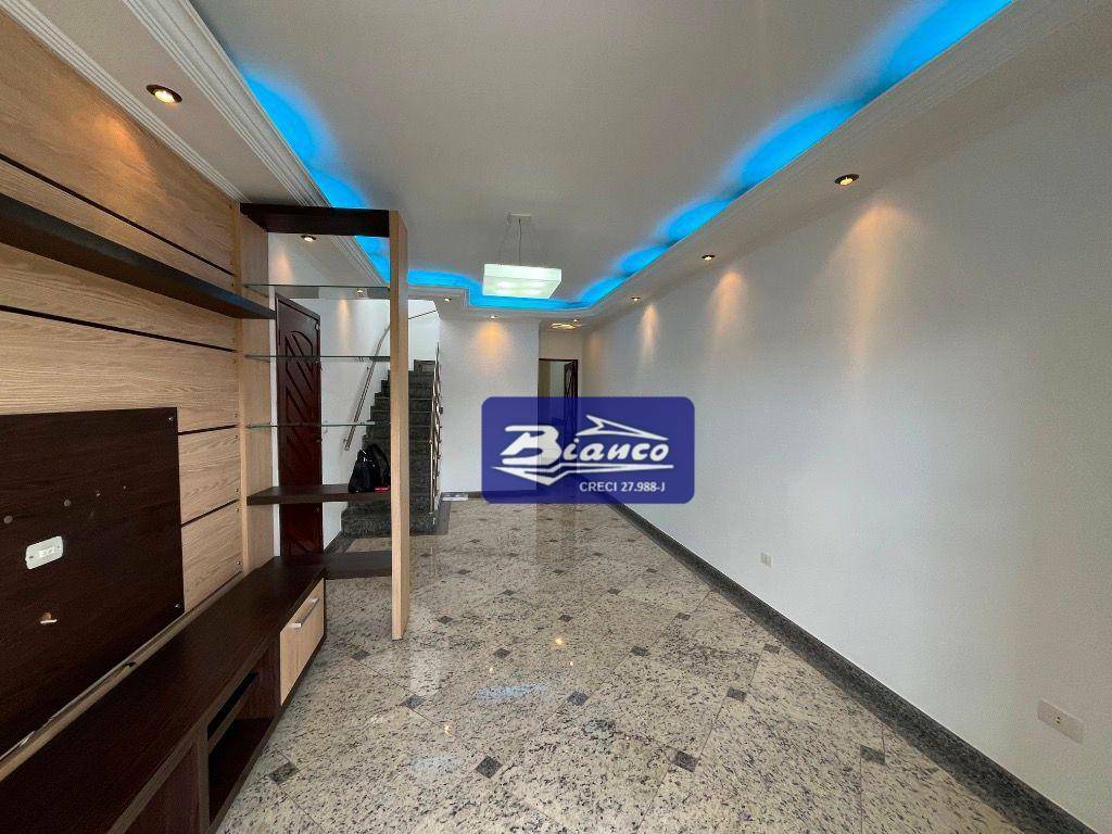 Sobrado à venda com 3 quartos, 107m² - Foto 1