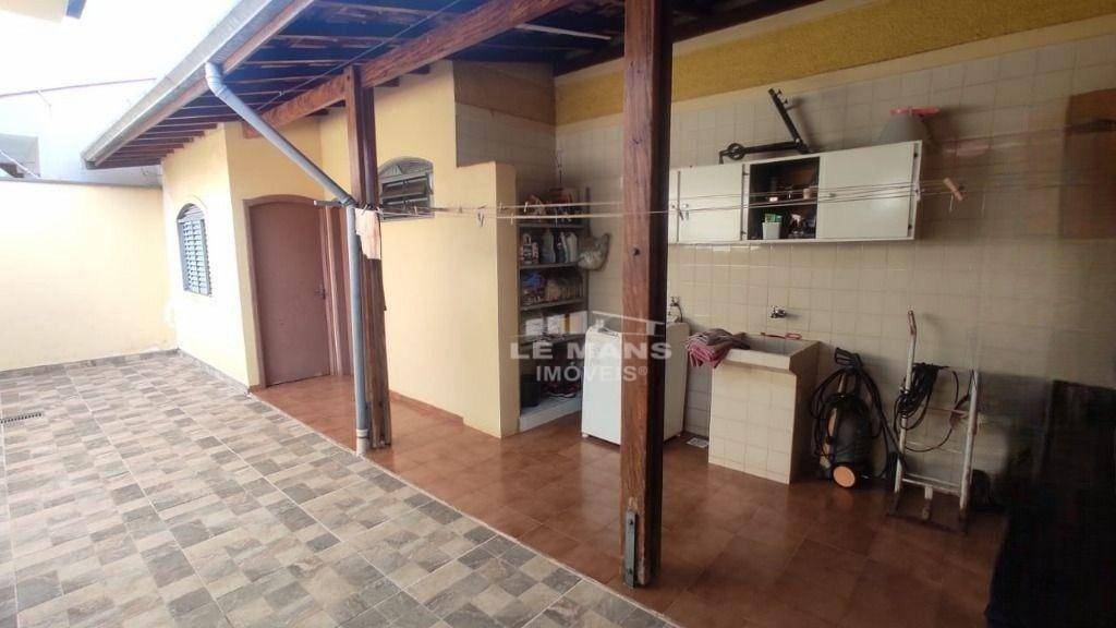 Casa à venda com 4 quartos, 196m² - Foto 31