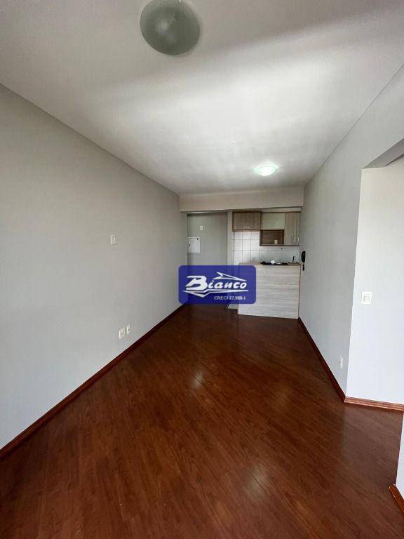 Apartamento para alugar com 3 quartos, 69m² - Foto 3