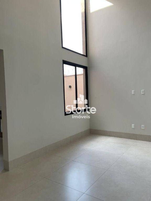 Casa à venda com 3 quartos, 179m² - Foto 3