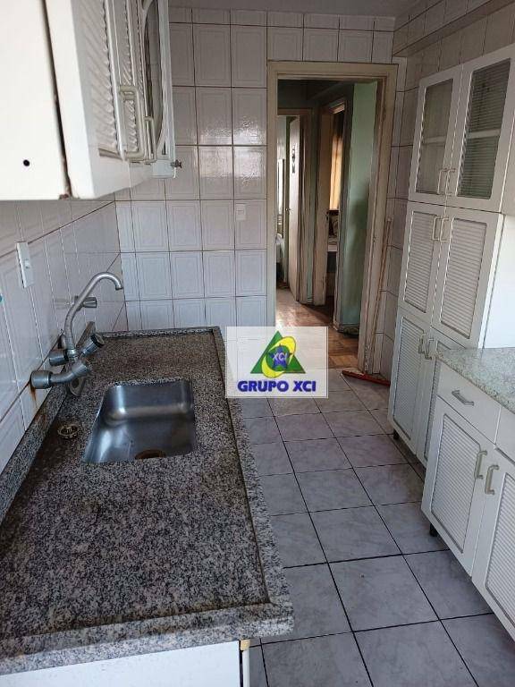 Apartamento à venda com 2 quartos, 64m² - Foto 13