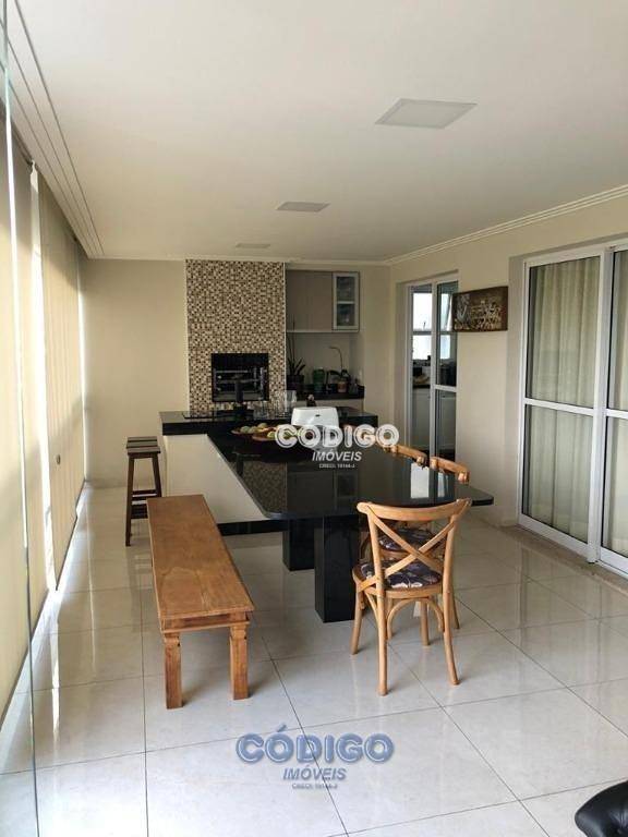 Apartamento à venda com 3 quartos, 194m² - Foto 4