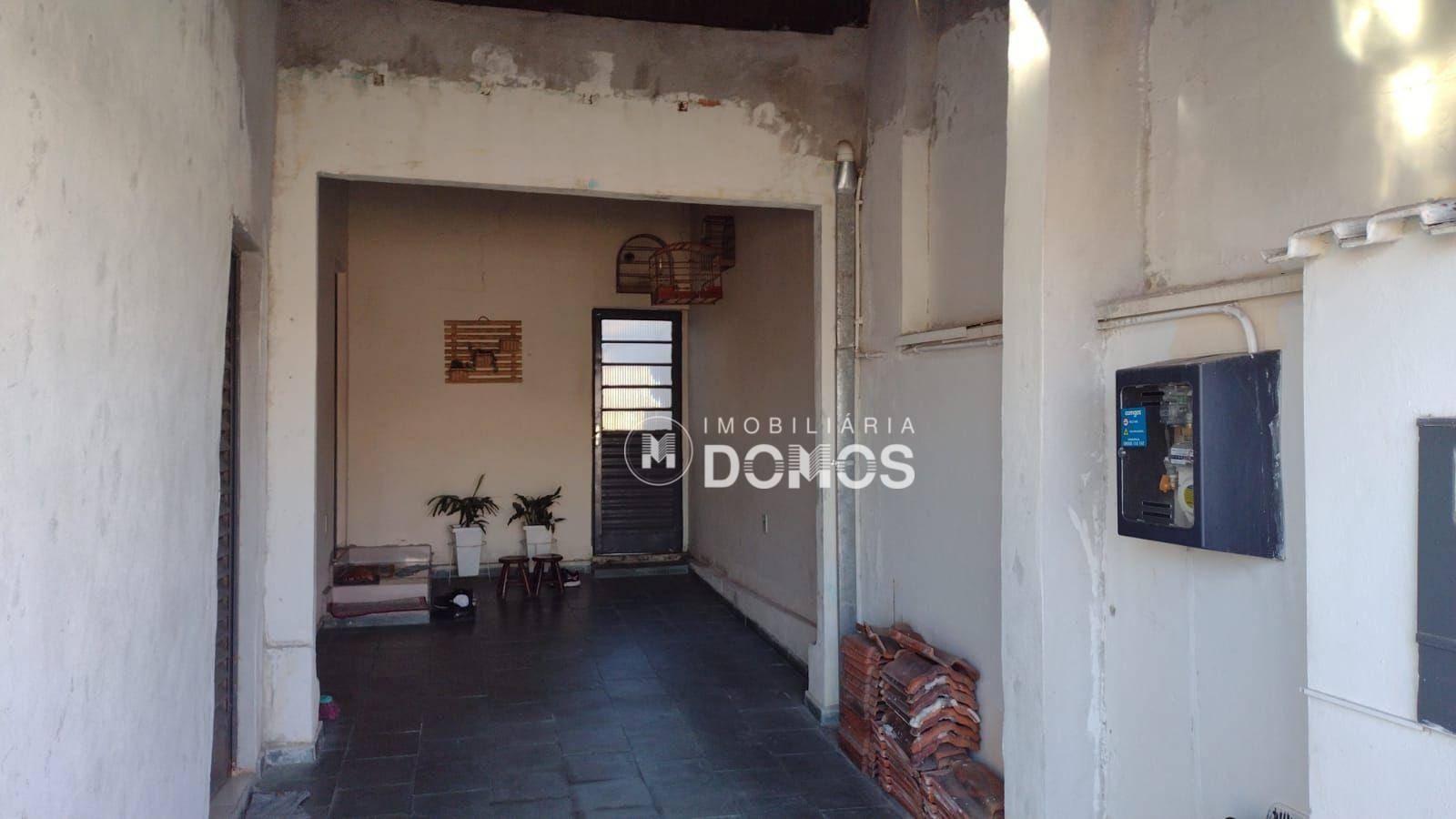 Casa à venda com 2 quartos, 80m² - Foto 1