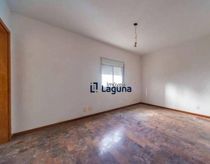 Apartamento à venda com 3 quartos, 175m² - Foto 7