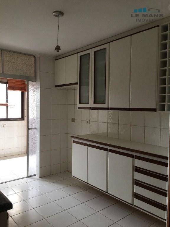 Apartamento à venda com 3 quartos, 127m² - Foto 26