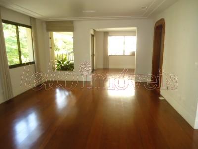 Apartamento para alugar com 4 quartos, 247m² - Foto 1