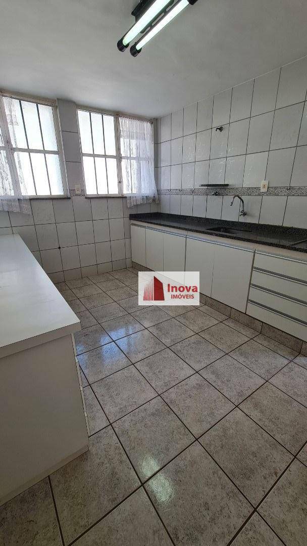 Casa à venda com 4 quartos, 344m² - Foto 32