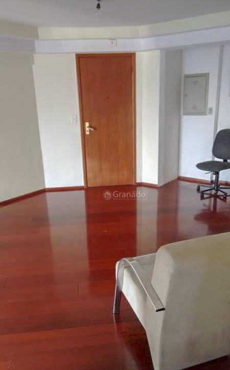 Apartamento à venda com 2 quartos, 69m² - Foto 2