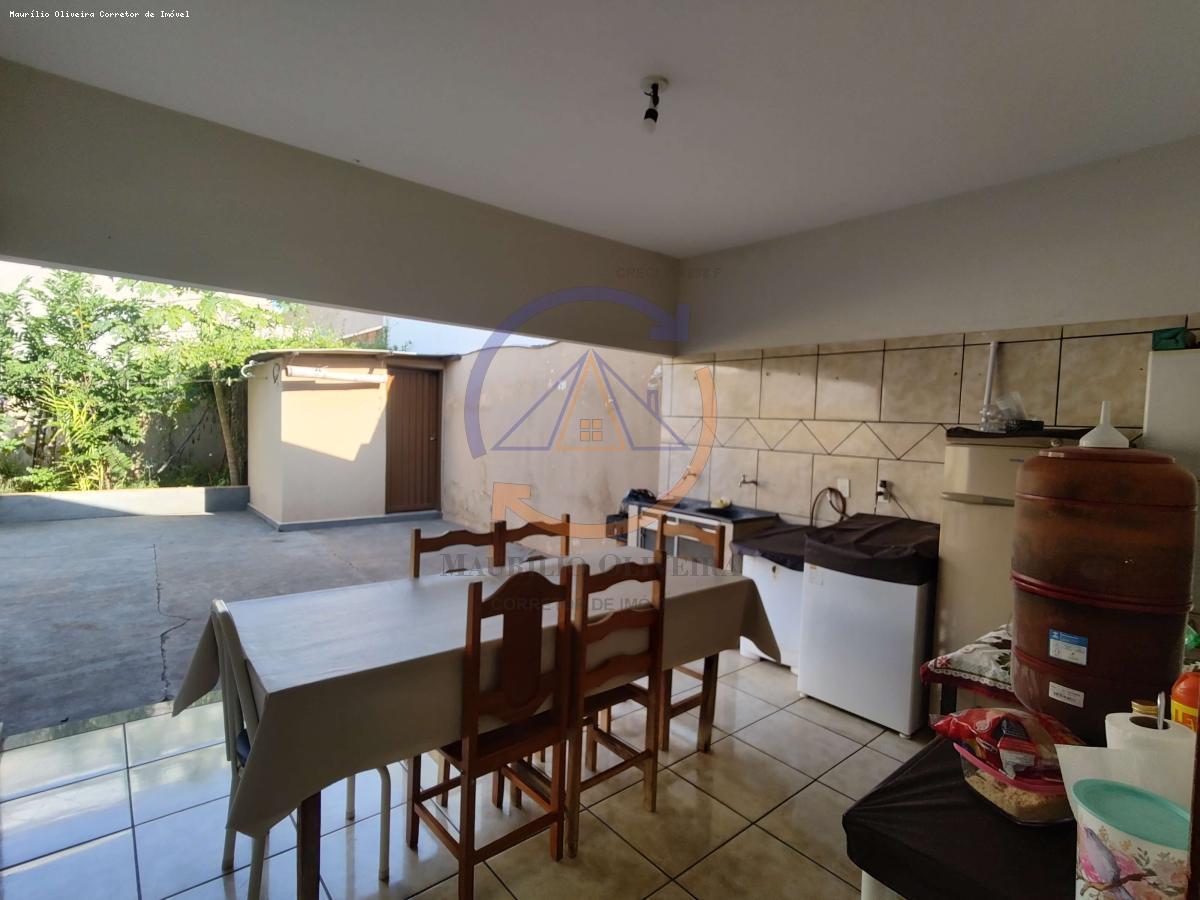 Casa à venda com 3 quartos, 360m² - Foto 12