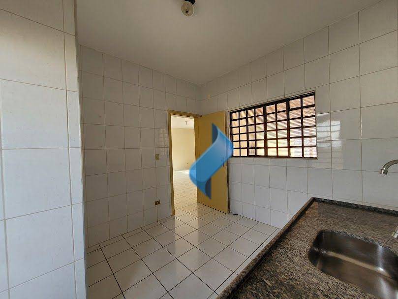 Casa para alugar com 3 quartos, 107m² - Foto 28