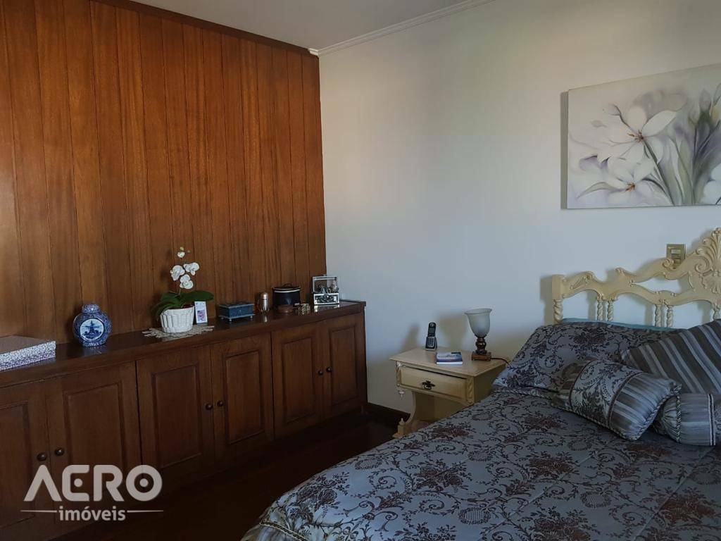 Apartamento à venda com 4 quartos, 230m² - Foto 4