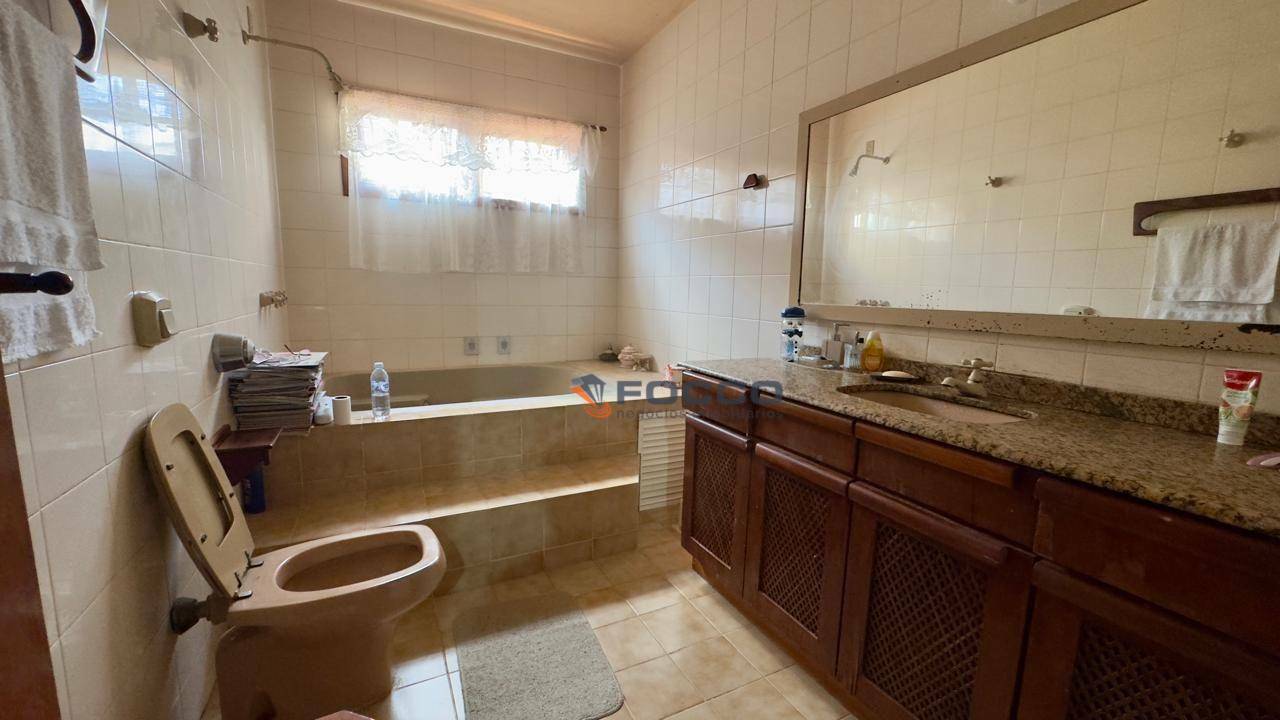 Casa à venda com 5 quartos, 320m² - Foto 27