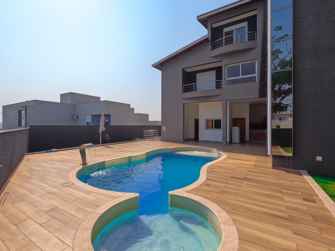 Casa de Condomínio à venda com 6 quartos, 737m² - Foto 3