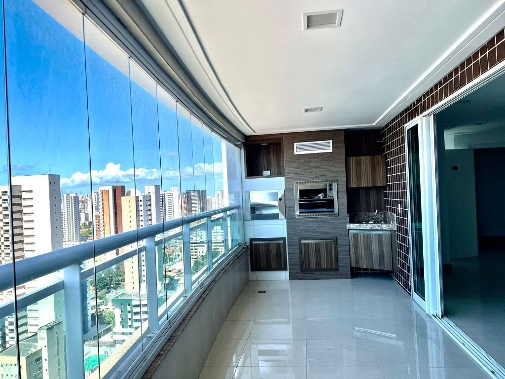 Apartamento à venda com 4 quartos, 236m² - Foto 2