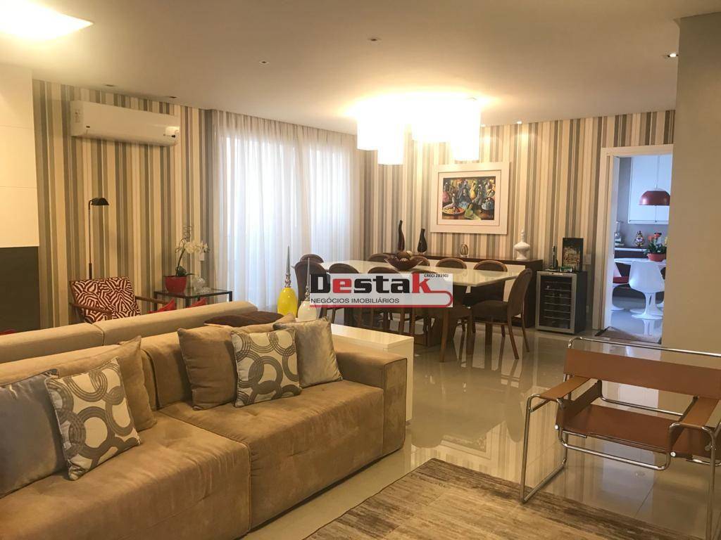 Apartamento à venda com 3 quartos, 228m² - Foto 1