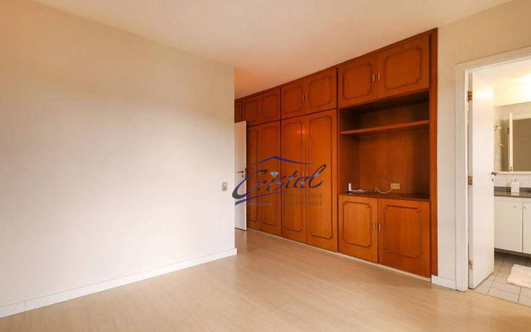 Apartamento à venda com 3 quartos, 138m² - Foto 2