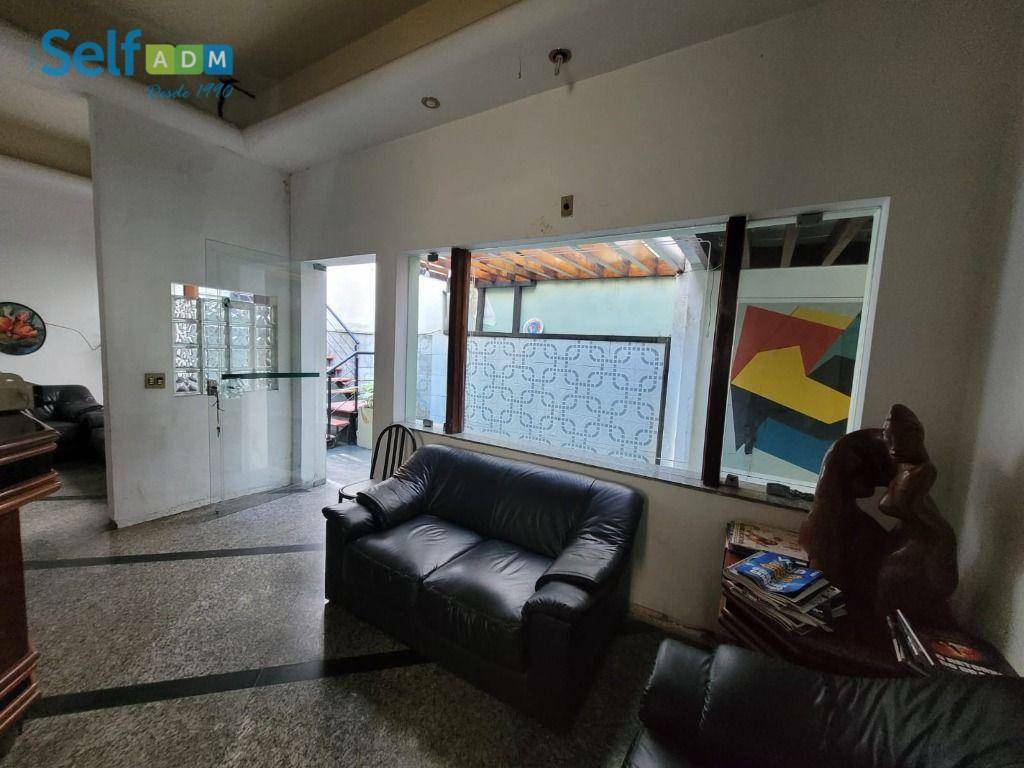 Casa para alugar com 5 quartos, 180m² - Foto 6