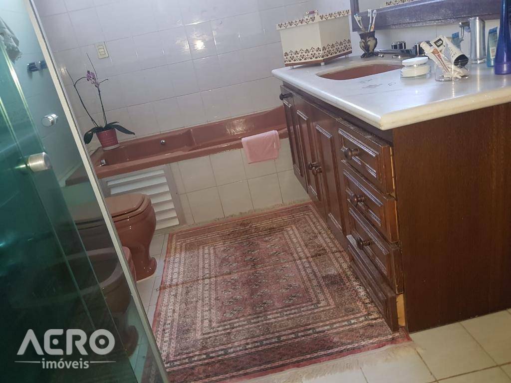 Apartamento à venda com 4 quartos, 230m² - Foto 5