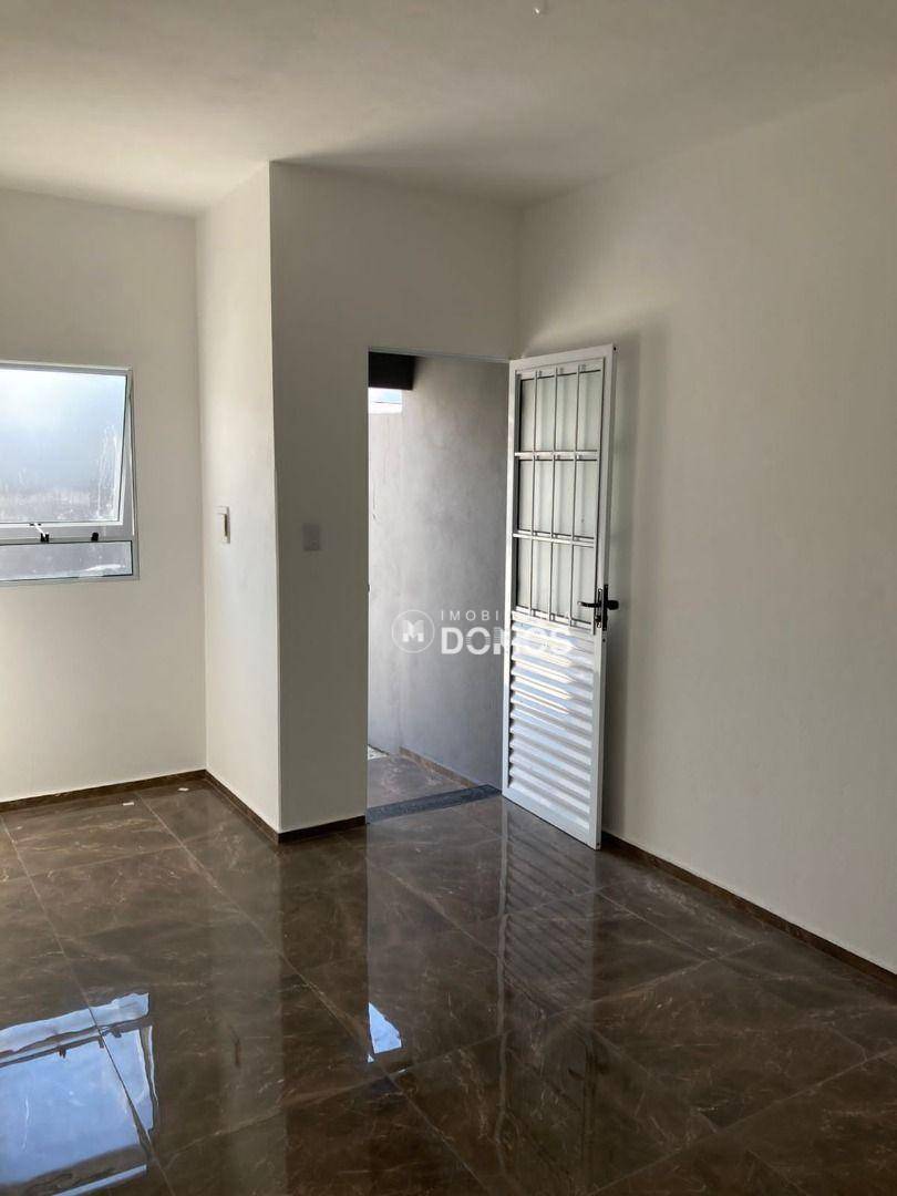 Casa à venda com 2 quartos, 57m² - Foto 11