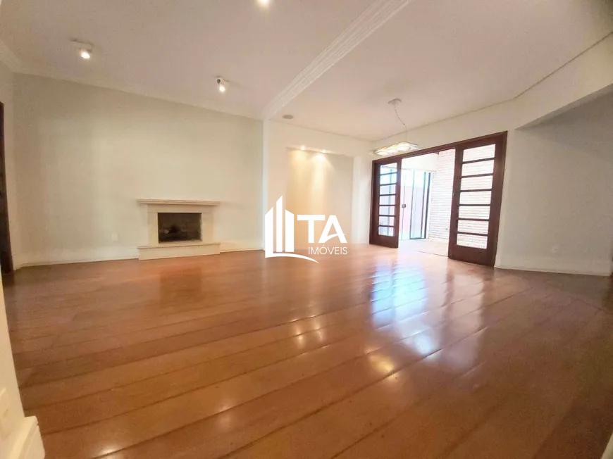 Casa de Condomínio à venda e aluguel com 3 quartos, 250m² - Foto 4