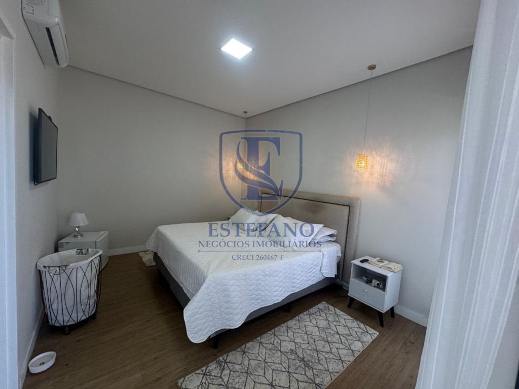 Casa à venda com 3 quartos, 360m² - Foto 2