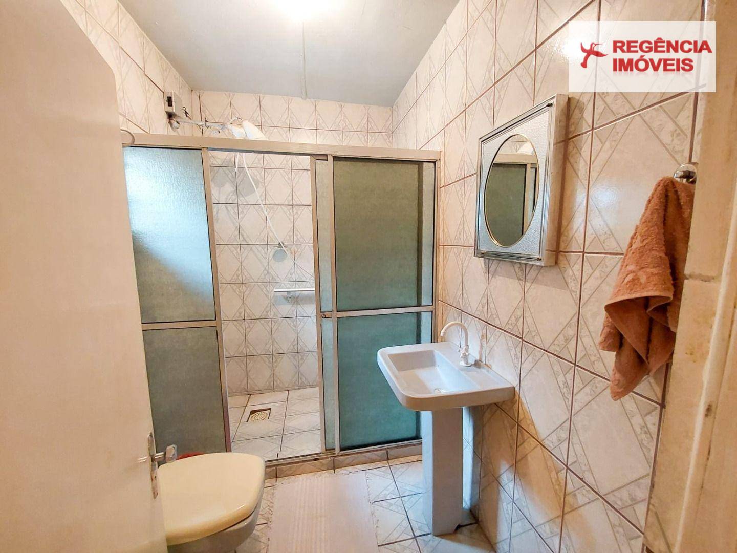 Casa para alugar com 8 quartos, 200m² - Foto 14