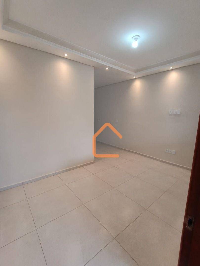 Casa à venda com 3 quartos, 121m² - Foto 2