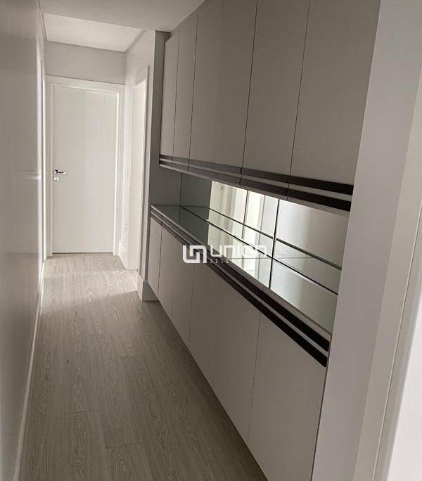 Apartamento à venda com 4 quartos, 237m² - Foto 18