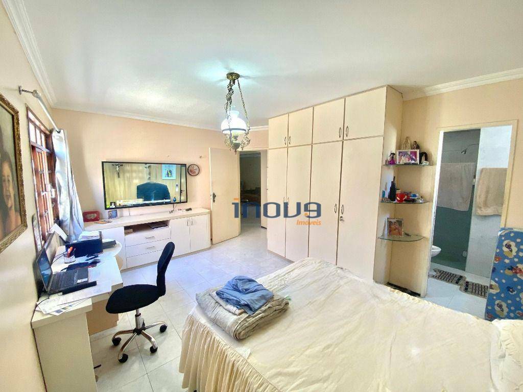 Casa à venda com 8 quartos, 660m² - Foto 28