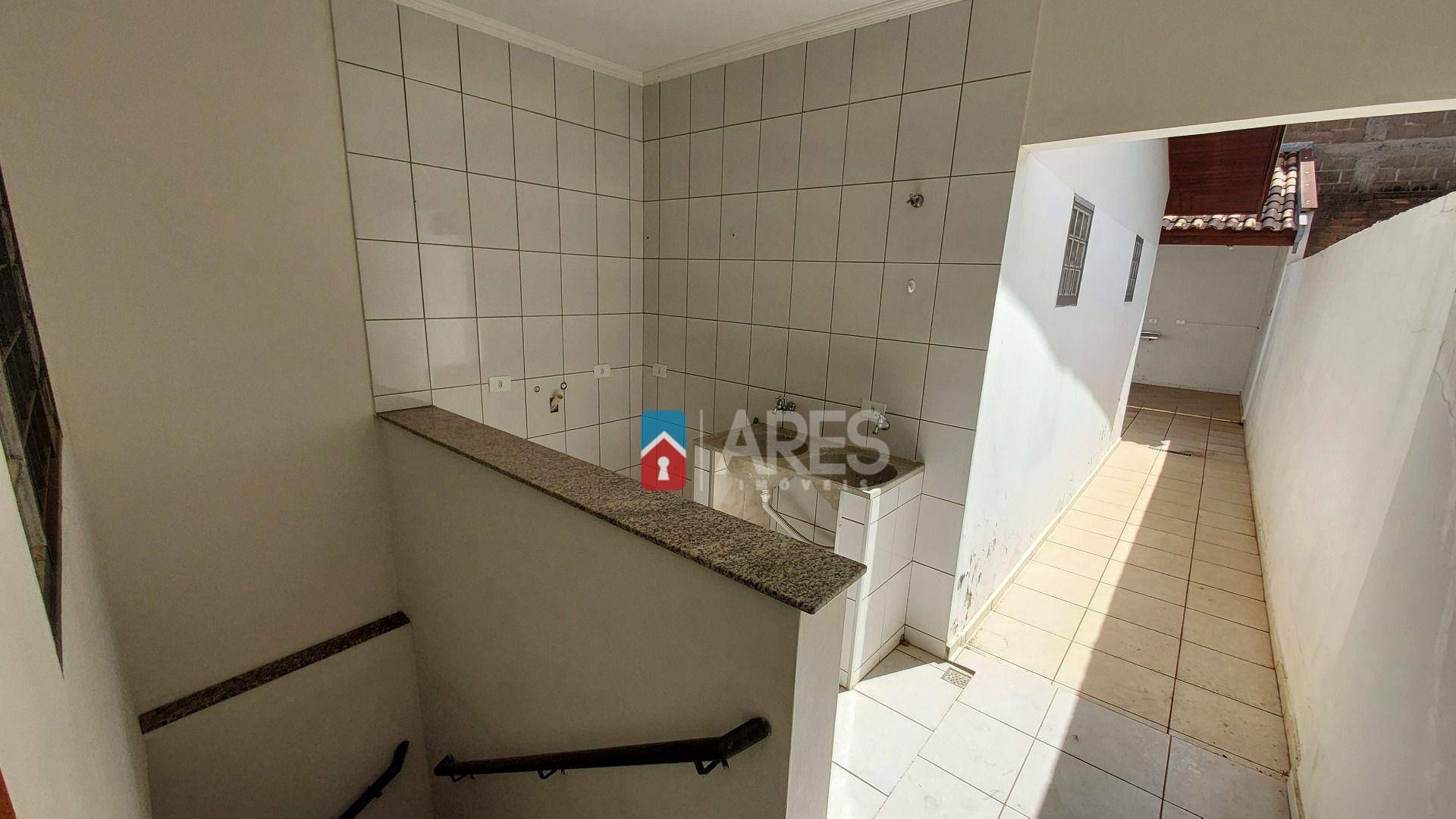 Casa para alugar com 3 quartos, 210m² - Foto 6