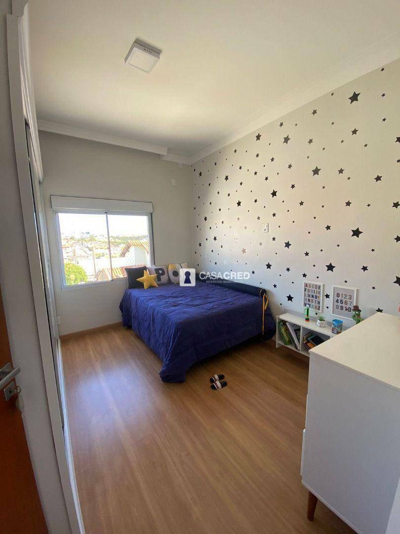 Casa à venda com 3 quartos, 220m² - Foto 15