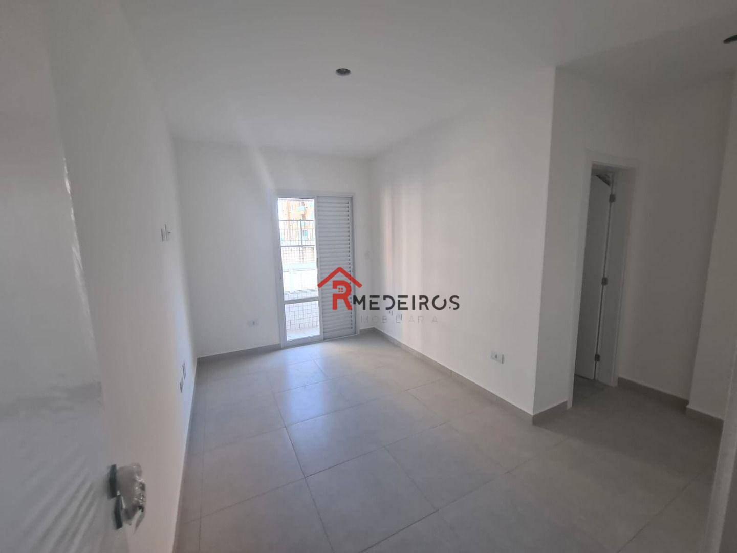 Apartamento à venda com 3 quartos, 96m² - Foto 4