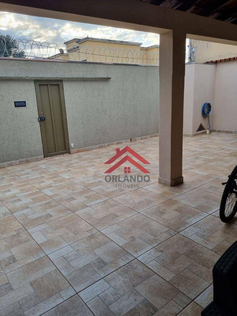 Casa à venda com 3 quartos, 171m² - Foto 3