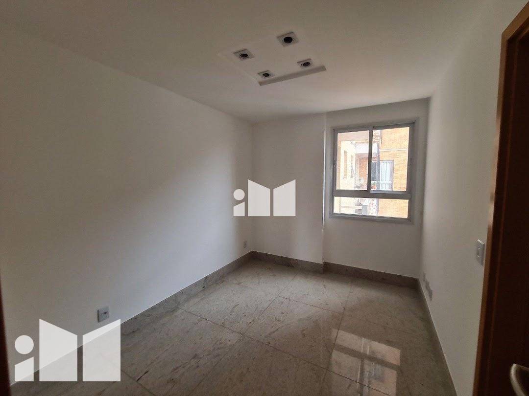 Apartamento à venda com 4 quartos, 141m² - Foto 10