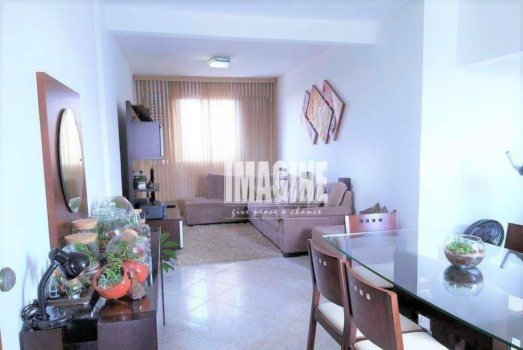 Apartamento à venda com 2 quartos, 74m² - Foto 1